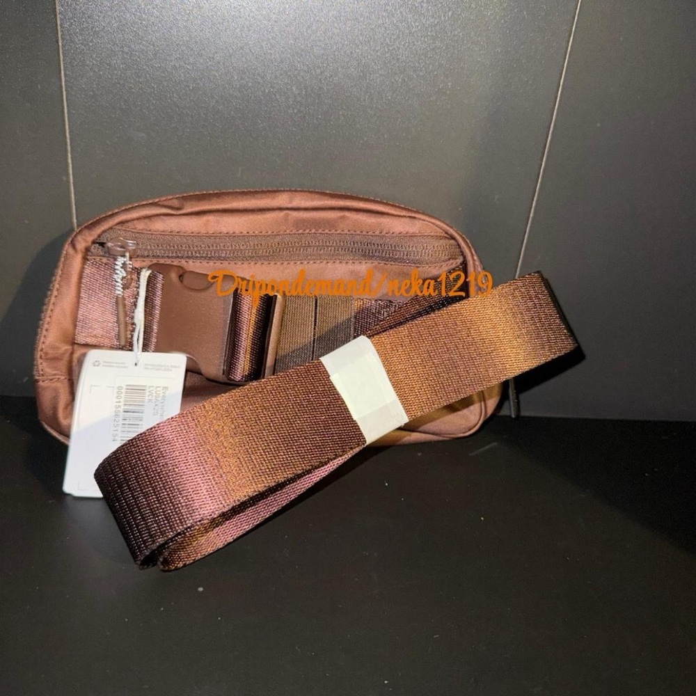 Lululemon Everywhere Belt Bag 1L- Lava Cake - Picture 4 of 8